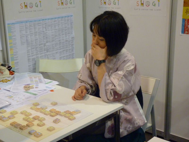 Let's Catch the Lion!