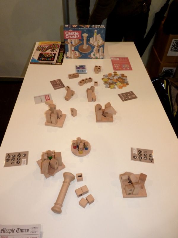 Castle Crush joli jeu en bois toujours chez TBD