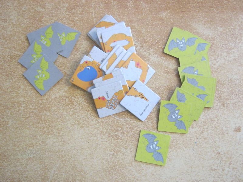 Les tuiles qui vont composer la grotte