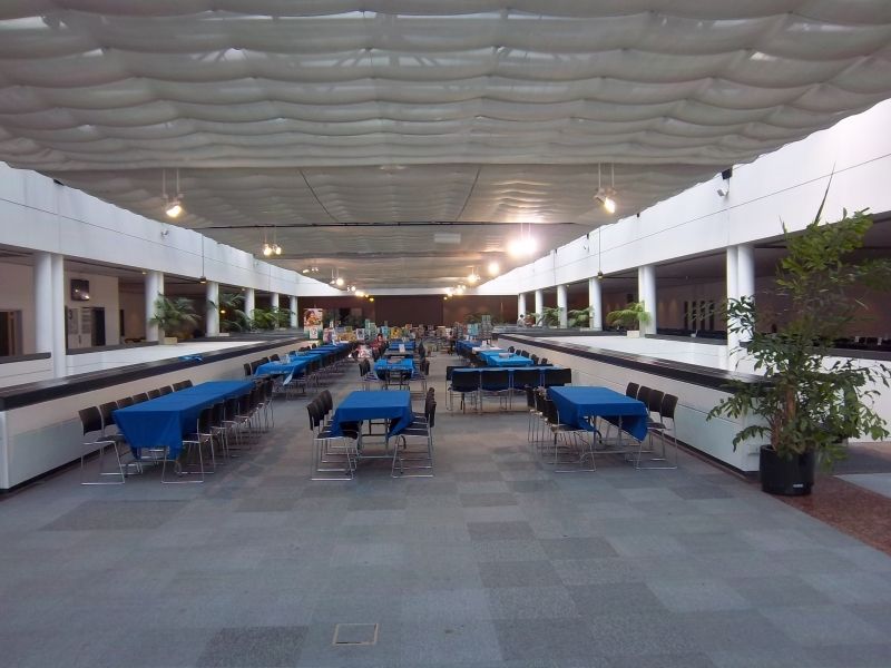 Une vue (partielle) des 1600 m² destinés à ce festival 2017. C'est profond, bien éclairé, la température est agréable. C'est top quoi...