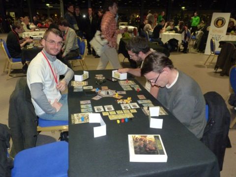 Cyril de Jedisjeux très serein, Adrien et Nico en pleine réflexion