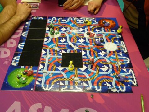 un joli jeu de parcours assez malin plutôt familial mais pas que