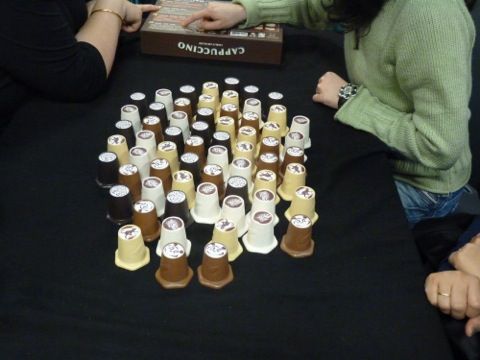 Un Cappuccino??? le jeu de Charles Chevallier superbement édité chez Matagot