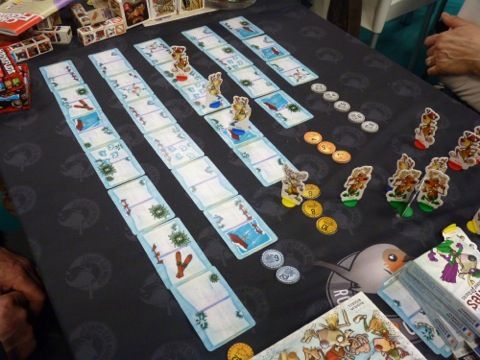 la course de rennes de Rebekah Bissel avec du joli matériel dans une petite boîte