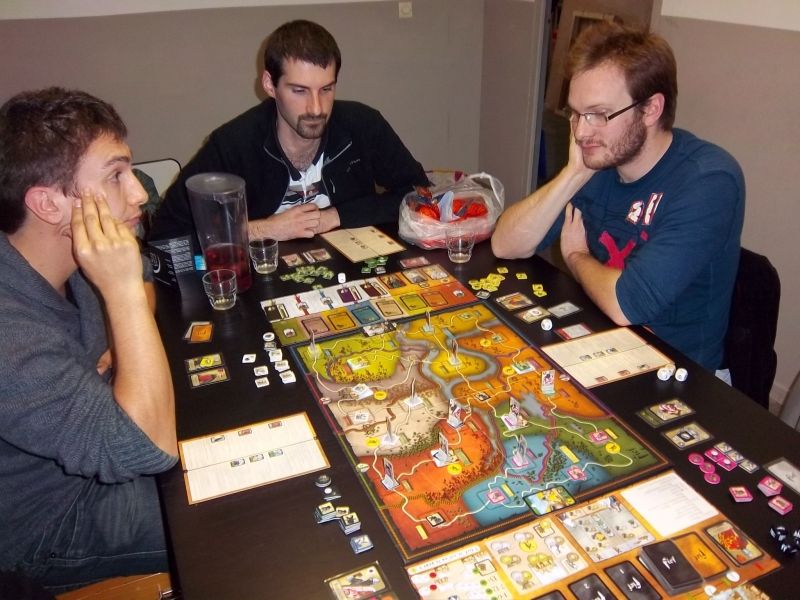 Cogitations, négociations, promesses et menaces à peine voilées vont bon train...