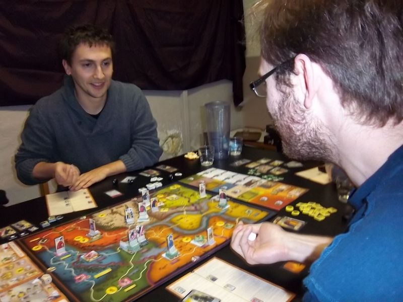 Un combat intense entre les deux anciens alliés, Kevin et Nico.