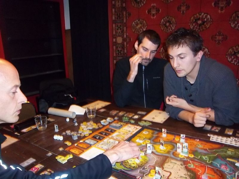 ....et ça complote, comme toujours...