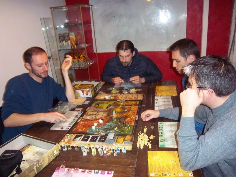Mes adversaires pour cette nouvelle partie de Fief : Messieurs Sebastien, Cartal, Kapitch et Cormyr.