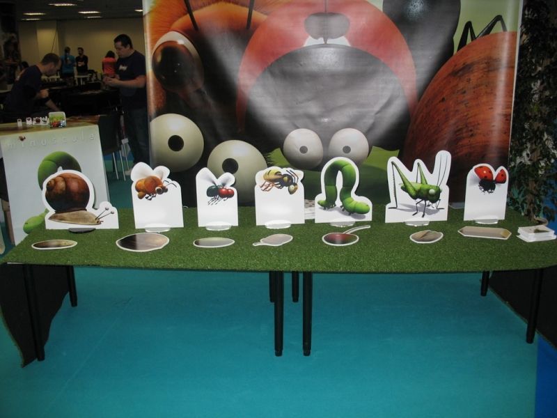 Heu... vous trouvez vraiment qu'ils sont minuscules ces insectes de 30cm de haut ???