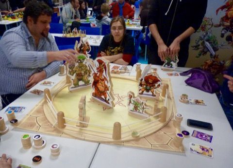 Ultimate Warriors version surdimentionné chez Matagot