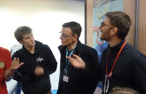 La team Jedisjeux en pleine analyse avant de se lancer...