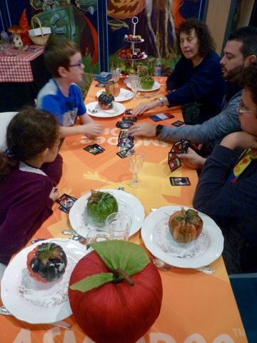 La réédition de Service Compris chez Asmodée avec tout le décorum autour...