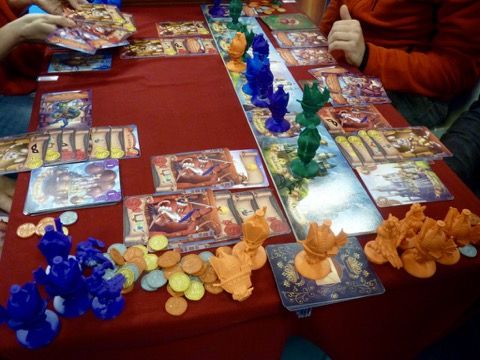 Le matériel surdimentionné du jeu.