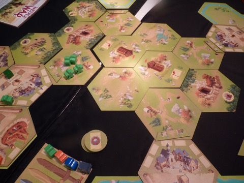 Les tuiles et les meeples personnalisés pour chaque couleur (Ze Blate pour l'impression 3D).