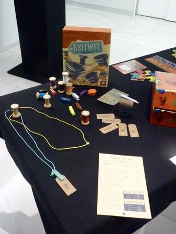 Knit Wit une nouveauté de Matt Leacock le papa de Pandémie édité chez Filosofia