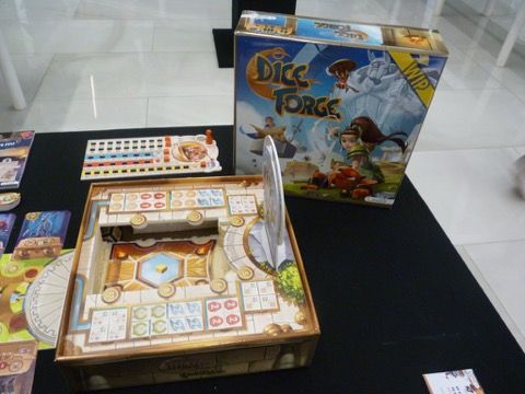 La boîte de Dice Forger qui sert pour jouer