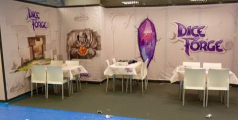 On continue avec le stand Libellud avec le très attendu Dice Forge (déjà vu l'année dernière ici dans sa première version prototype).