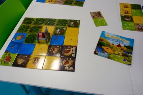 Les tuiles énormes et plus qu'épaisses : un plaisir à manipuler...