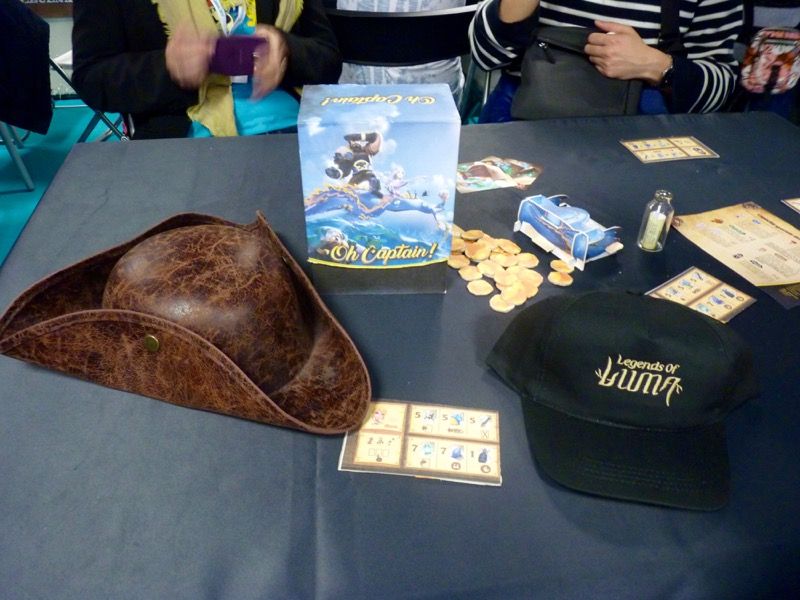 Direction le stand Ludonaute pour découvrir l'univers des légendes de Luma avec Oh Captain ! le jeu de Florian Siriex à venir.