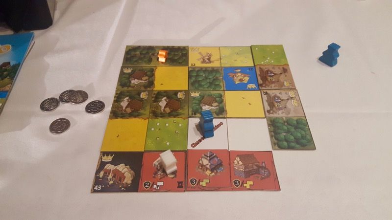 Une vue de mon espace de jeu avec mes bâtiments rouges de l'extension en bas... Ça ne suffira pas pour gagner ce soir mais que c'est bon.