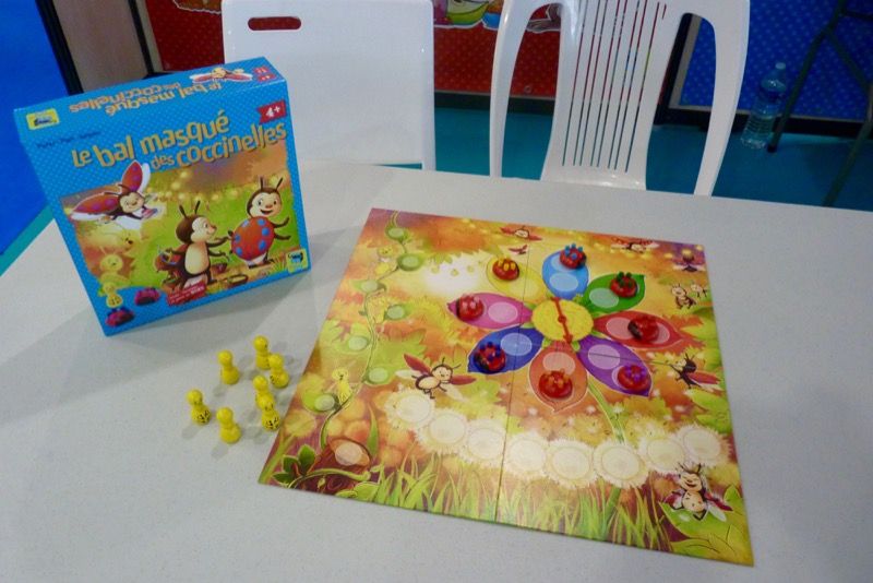 Le stand Matagot Kids avec sa nouvelle gamme de jeu pour les petits. Ici le bal masqué des coccinelles précédemment chez Selecta.