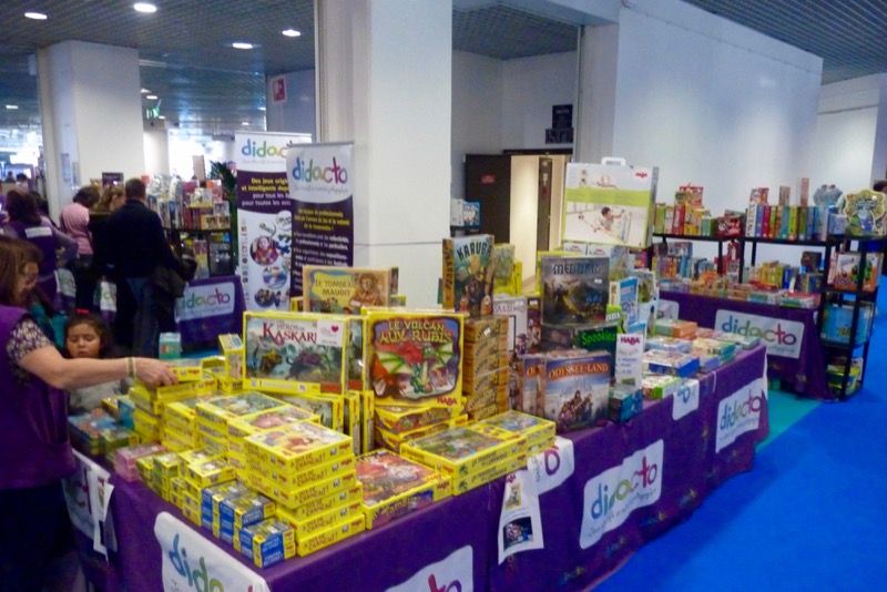 Un dernier regard vers les grosses boites Haba et le haut-parleur du salon nous annonce la fermeture du salon...