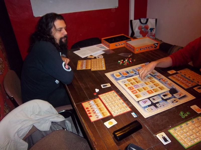 Bloodyraoul bien sage...avant de faire parler la poudre durant les enchères.