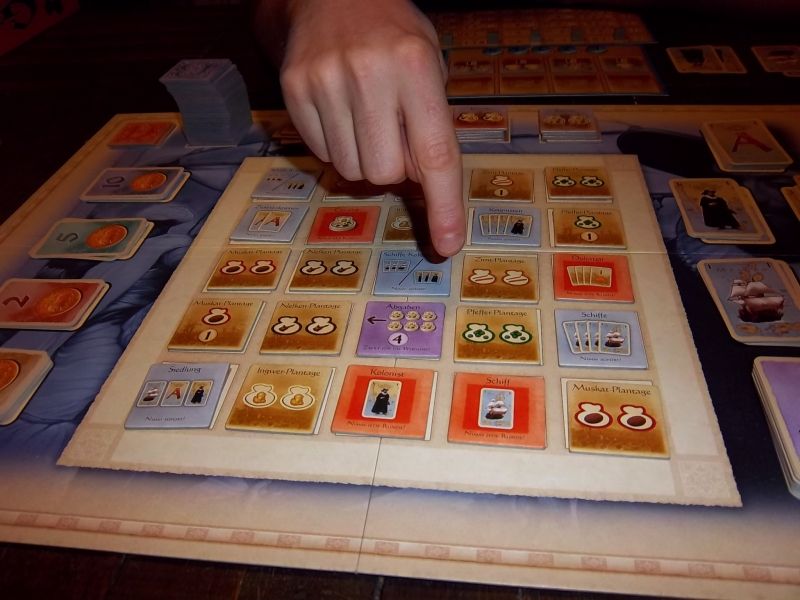 Oui monsieur l'index d'Unkle, on le sait : c'est 3 colons ou trois navires...