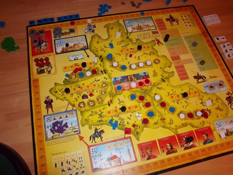 Au 3ième tour, monsieur Zhor (bleu) est en tête. Les Ottomans vont bientôt attaquer Vienne...