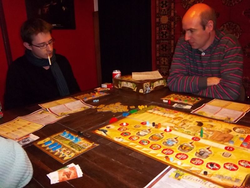 Une cigarette roulée aurait été plus dans le thème monsieur Jo...mais pour le phrasé, ne changez rien, c'était parfait ;-)