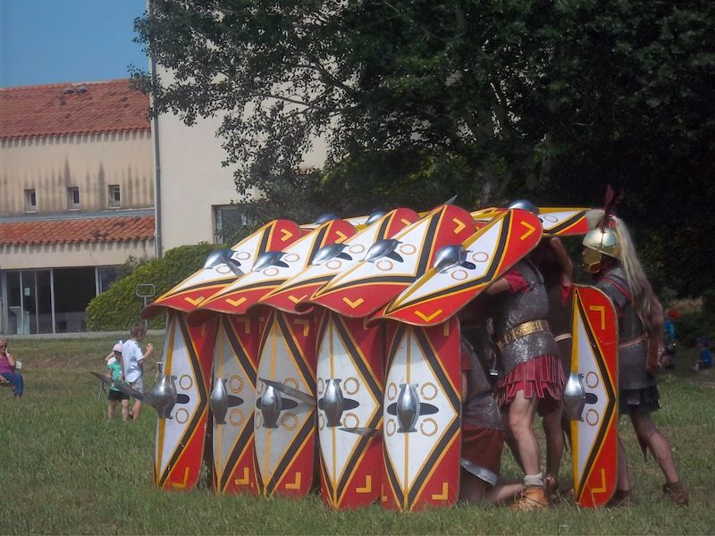 Les romains à la manoeuvre : la célèbre tortue.