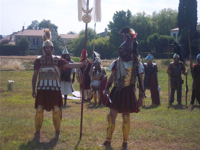 Un porte enseigne carthaginois...son casque indique qu'il est celte.