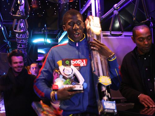 Nabil, 3ème heureux d'avoir gagné le sabre laser de Dark Vador