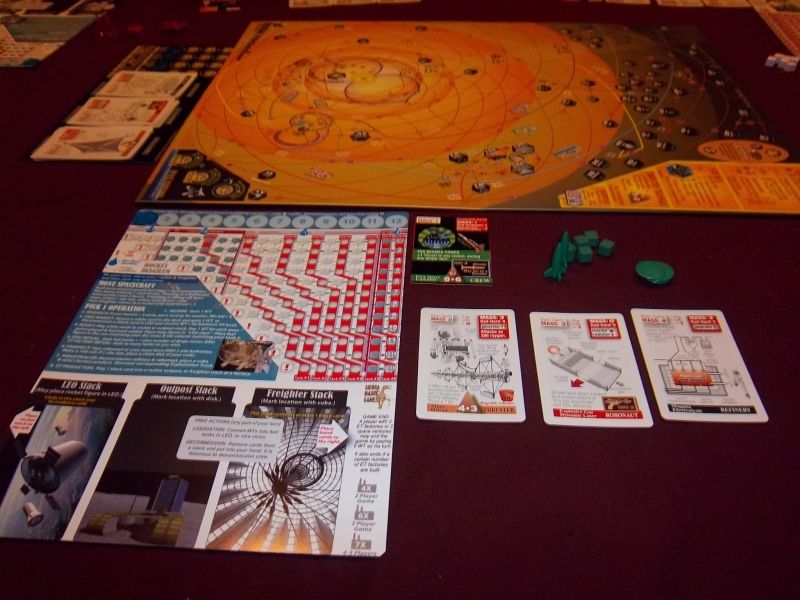 Mon plateau individuel (très pratique une fois que l'on a compris sa signification), ma carte équipage, mes fusées, mes technologies de départ...