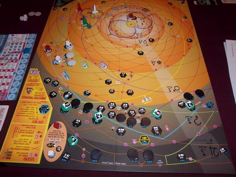 une vue du plateau en final, avec la 6ième usine construite sur la lune, ce qui met fin à la partie.