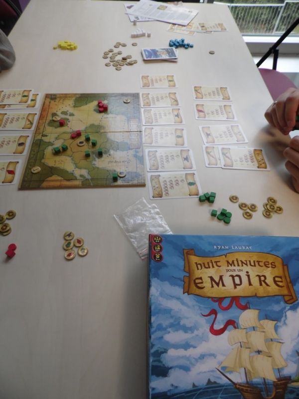 Une partie à deux joueurs en cours...