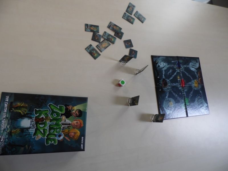 Zombie Kidz, autre jeu avec Zombie 15' où des ados luttent contre des zombies. La grosse différence : le public visé.