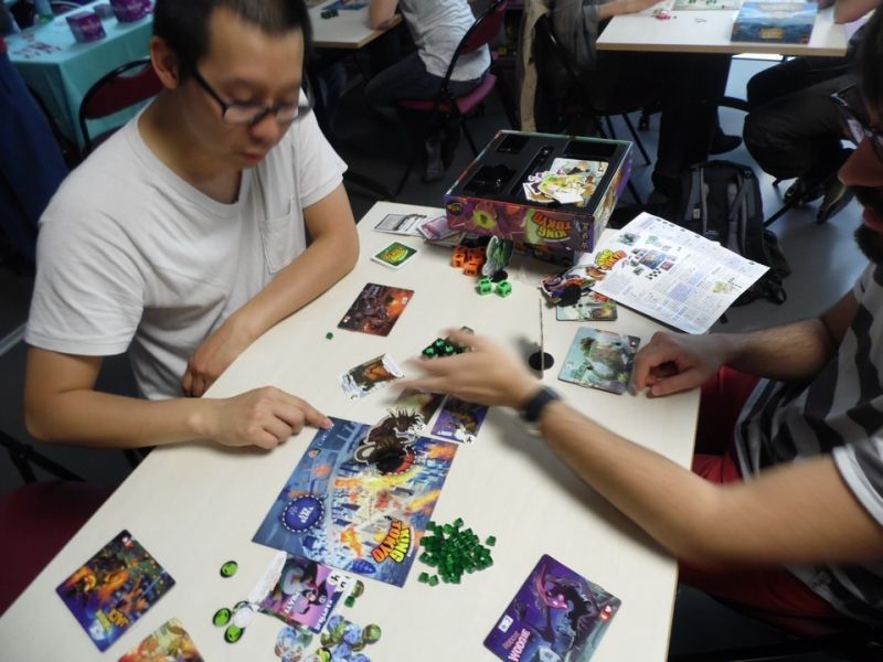 Deux joueurs s'affrontent...