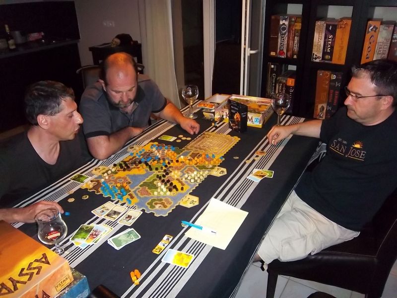 Les commentaires vont ensuite aller bon train sur KB et ses qualités ludiques...