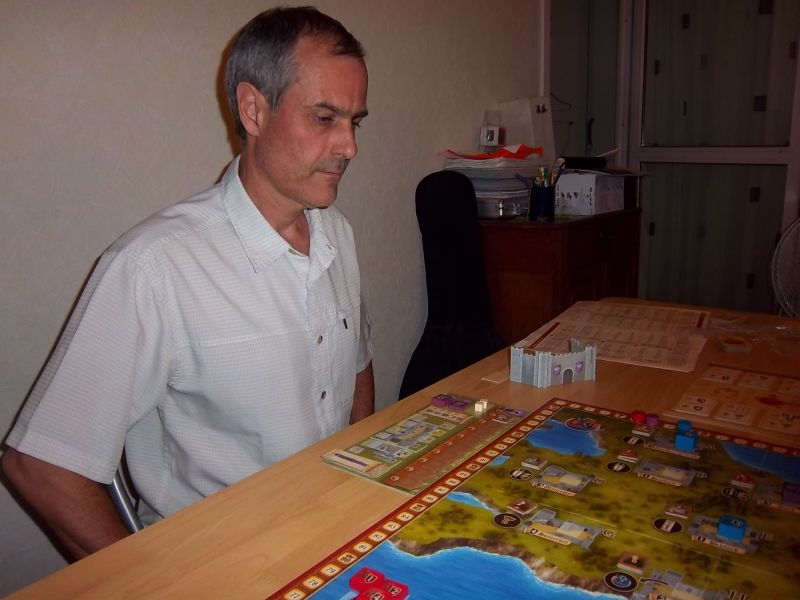 Et là, on dirait carrément "Cesar Imperator : Le retour..!" J'avais aucune chance je vous dis...