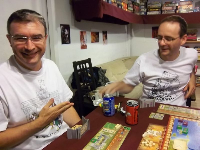 "Il veut pas me croire quand je lui dis que cette loi lui sera profitable..." "C'est ça ouai..."