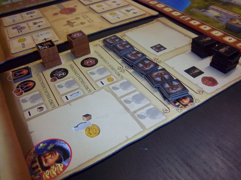 Un aperçu de la très bonne extension Henry V. On voit notamment ici les jetons de déshonneur et les évèques...