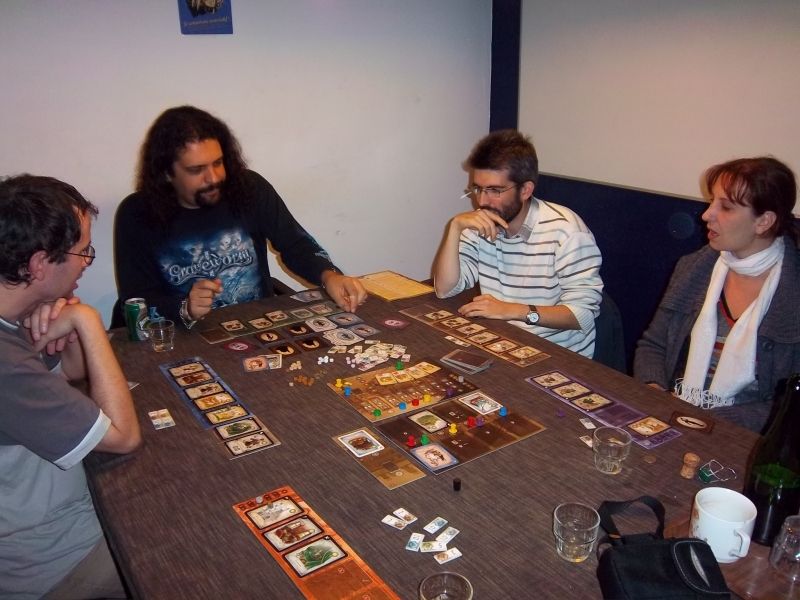 Bloodyraoul, qui fréquente régulièrement la jet-set de Montpellier, a eu aucun mal à se ruiner en dépensant à tout va...