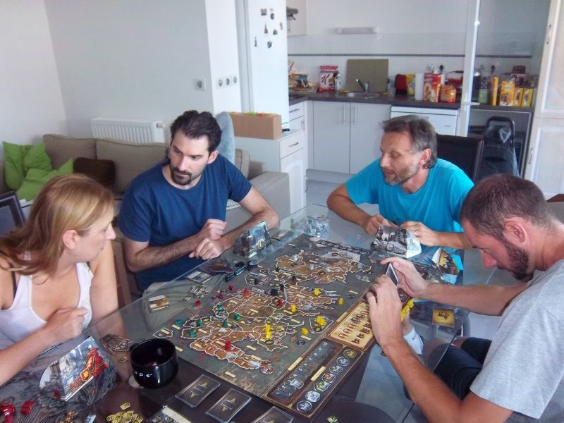 Trône de fer...ton univers impitoyAAAaaable....