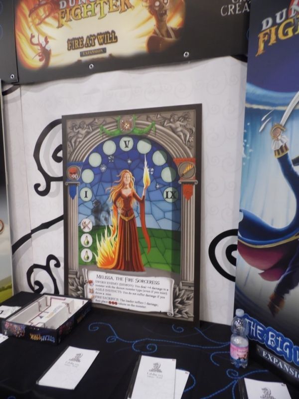 Cette affiche représente une des cartes Personnage de Dungeon Fighter