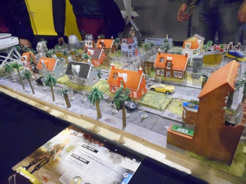 Le plateau 3D de Zombie 15', réalisé par l'auteur du jeu et sa femme...