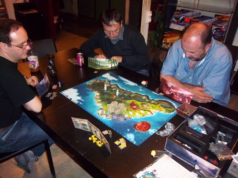 Messieurs Arpad, Cormyr et Marco, lancés dans un travail titanesque.