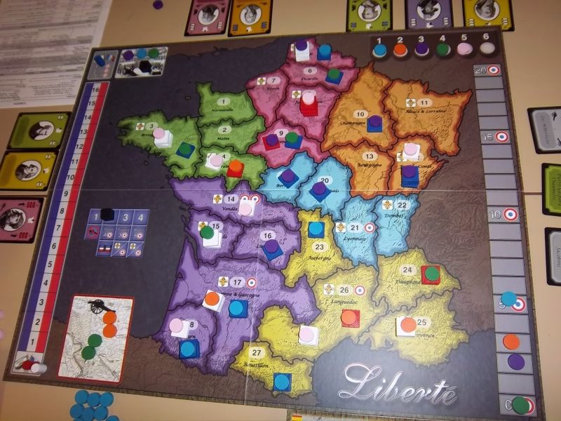 Le second tour est bien entamé. J'ai les verts pour cette partie, et je suis au gouvernement (voir en haut à gauche).