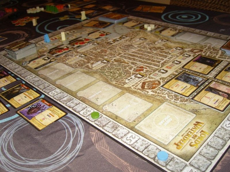 Les scores à mi-partie. Ce sera le dernier tour durant lequel je mènerais au score...