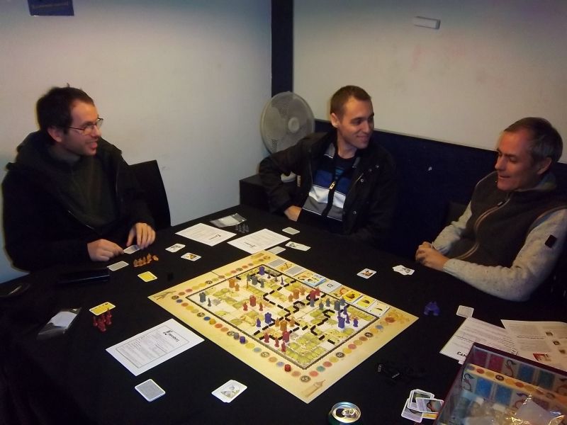 Des négociations serrées mais dans la bonne humeur...